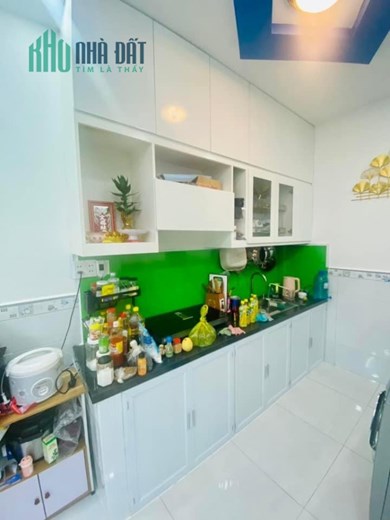 Nhà mới ở ngay đường chiến lược, hẻm 4m, 2 tầng, 30m2 chỉ 3.45 tỷ, sổ vuông.