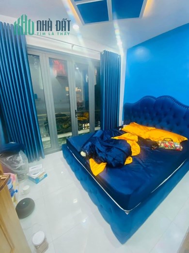 Nhà mới ở ngay đường chiến lược, hẻm 4m, 2 tầng, 30m2 chỉ 3.45 tỷ, sổ vuông.