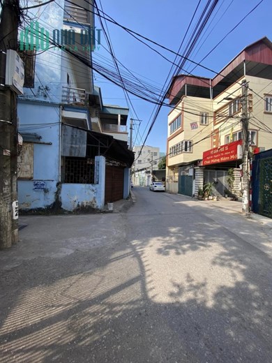 nhà mới koong 40 m2 ,4 tầng  , ô tô đỗ cửa  chỉ 2, 5 tỷ  tại ĐÔNG DƯ, GIA LÂM,HÀ NỘI.