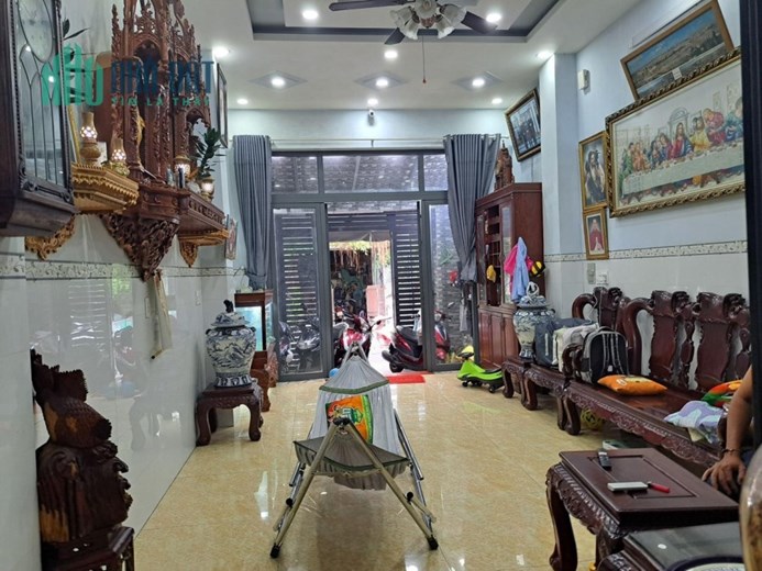 ngợp bank chủ gấp bán nhà 3 tầng đường hương lộ 2, hẻm nhựa xe tải tránh, 133m2 chỉ 11 tỷ