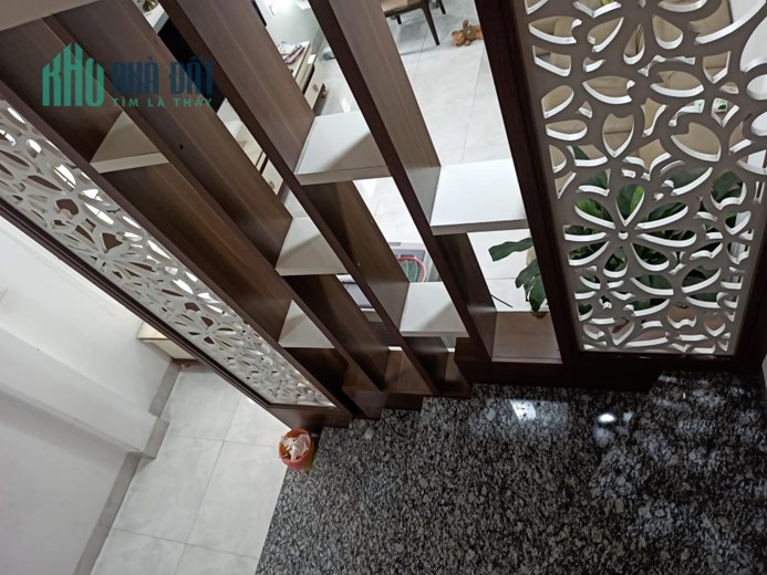 NHÀ ĐẸP PHƯỜNG BỒ ĐỀ, 2 THOÁNG, Ở LUÔN, GẦN MẶT PHỐ PHỐ, HÀNG XÓM PHỐ CỔ HOÀN KIẾM, DT,48M2,GIÁ 6