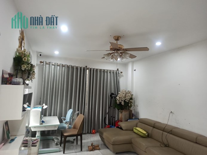 NHÀ ĐẸP PHƯỜNG BỒ ĐỀ, 2 THOÁNG, Ở LUÔN, GẦN MẶT PHỐ PHỐ, HÀNG XÓM PHỐ CỔ HOÀN KIẾM, DT,48M2,GIÁ 6