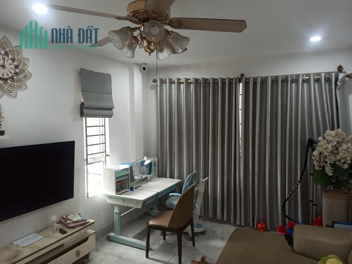 NHÀ ĐẸP PHƯỜNG BỒ ĐỀ, 2 THOÁNG, Ở LUÔN, GẦN MẶT PHỐ PHỐ, HÀNG XÓM PHỐ CỔ HOÀN KIẾM, DT,48M2,GIÁ 6