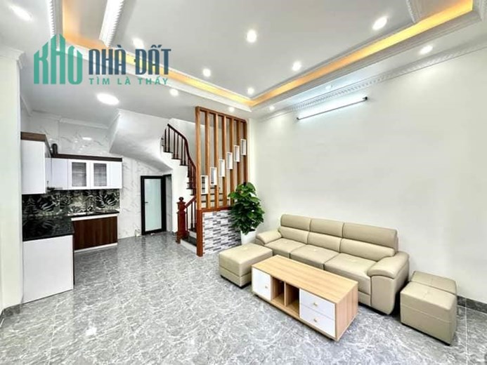Bán Nhà Ngõ Nguyễn Văn Cừ, Long Biên, Gần Cầu Chương  Dương, 35m2, 5T chỉ 3,55 tỷ