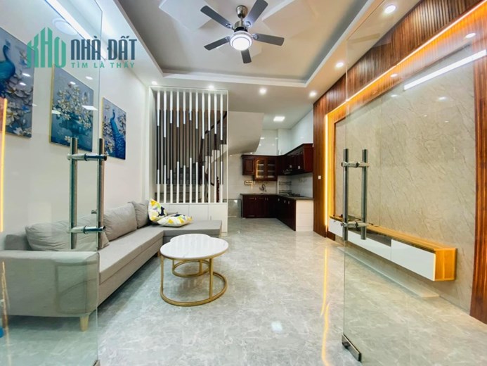Cần Bán gấp nhà Hoàng Mai  thông ngõ Gốc Đề, gần phố sát ô tô, không lỗi phong thủy 32m giá 3.65 tỷ.