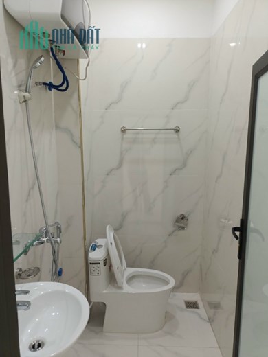 Bán nhà 3 tầng mới tinh diện tích 43m GIÁ rẻ chỉ 1.95 tỉ ngõ 88 Phạm Hữu Điều