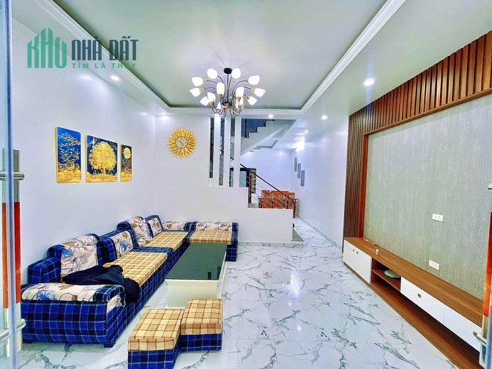 Bán nhà Trung Hành diện tích 42m x 3.5 tầng đẹp GIÁ 2.35 tỉ ngõ nông, cả nội thất