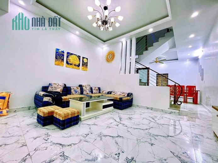 Bán nhà Trung Hành diện tích 42m x 3.5 tầng đẹp GIÁ 2.35 tỉ ngõ nông, cả nội thất