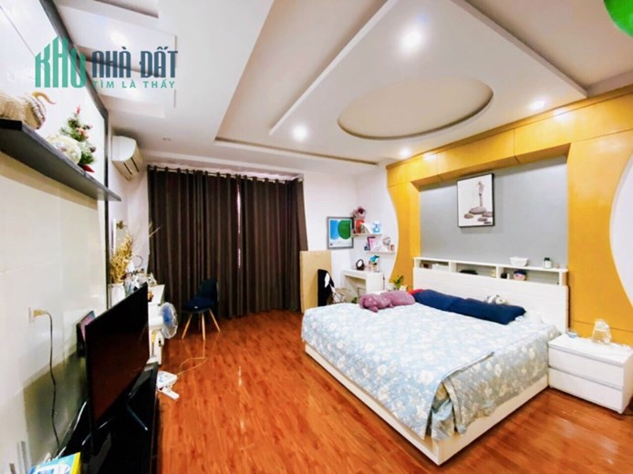 Bán nhà dân xây độc lập sân cổng riêng đường 30m Thư Trung _ Văn Cao 92m x 4 tầng GIÁ 7.79 tỉ