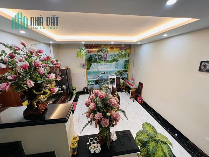 GIẢM CHÀO Chỉ 5,1 tỷ có nhà 5 tầng, DÂN XÂY CHẮC CHẴN, Ở NGAY Văn Khê