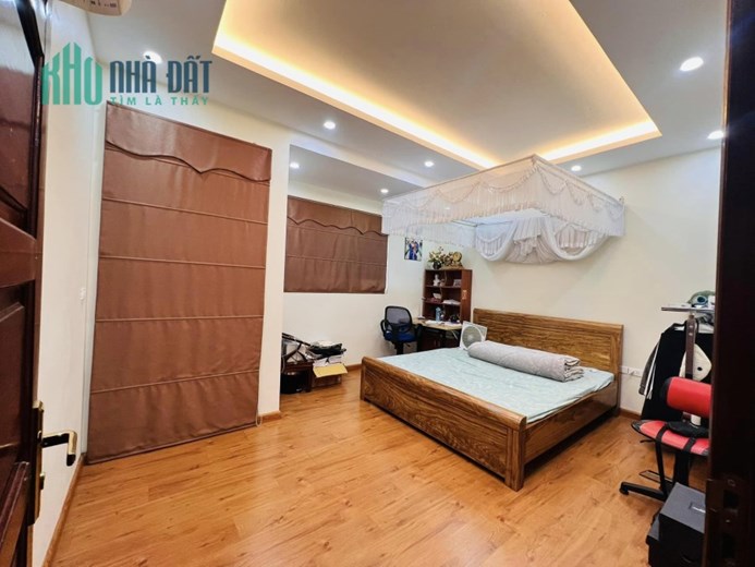 GIẢM CHÀO Chỉ 5,1 tỷ có nhà 5 tầng, DÂN XÂY CHẮC CHẴN, Ở NGAY Văn Khê