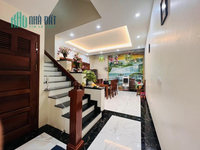 GIẢM CHÀO Chỉ 5,1 tỷ có nhà 5 tầng, DÂN XÂY CHẮC CHẴN, Ở NGAY Văn Khê