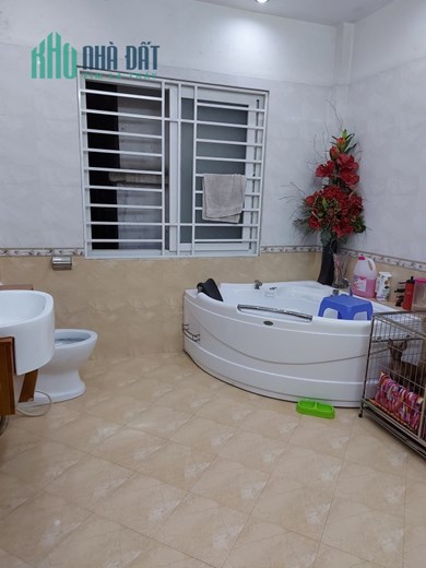 Bán nhà 56m2 phố Âu Cơ, Tây Hồ Ô tô vào nhà 3.8 Tỷ