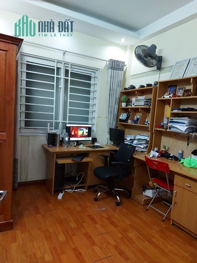 Bán nhà 42m2 phố Yên Phụ, Tây Hồ Ô tô dừng đỗ Vào nhà 3.9 Tỷ