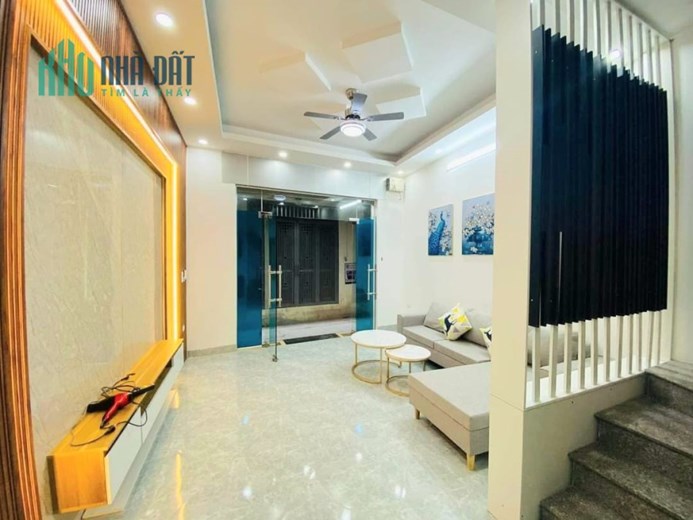 Cần bán Nhà Ngõ 197 Hoàng Mai 32m2 x 5 tầng mặt tiền 4.3m  giá  3.65 tỷ Hoàng Mai