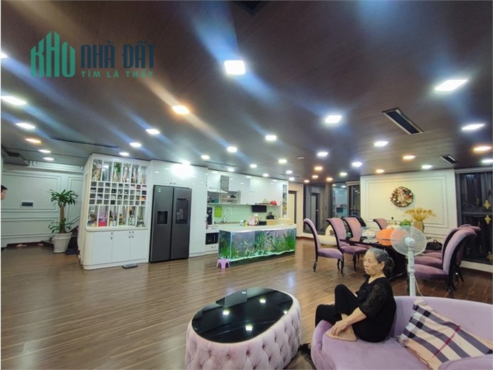 CẮT LỖ bán gấp Penthouse 300 Nguyễn Xiển 135m2, 2 tầng thông, 5.5 tỷ