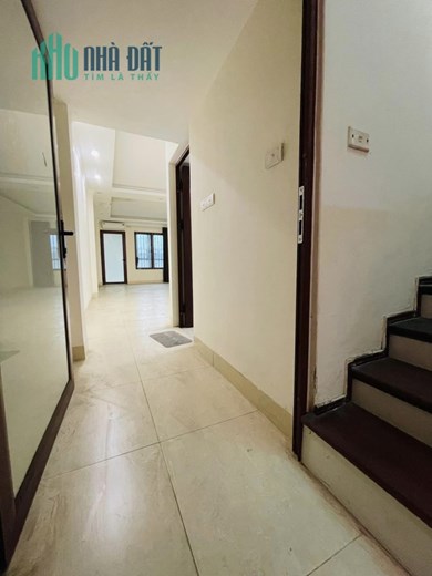 Bán nhà mặt phố Hào Nam, vị trí đẹp, nở hậu, kinh doanh đỉnh, 4 tầng, 45 m2,  17,3 tỷ.