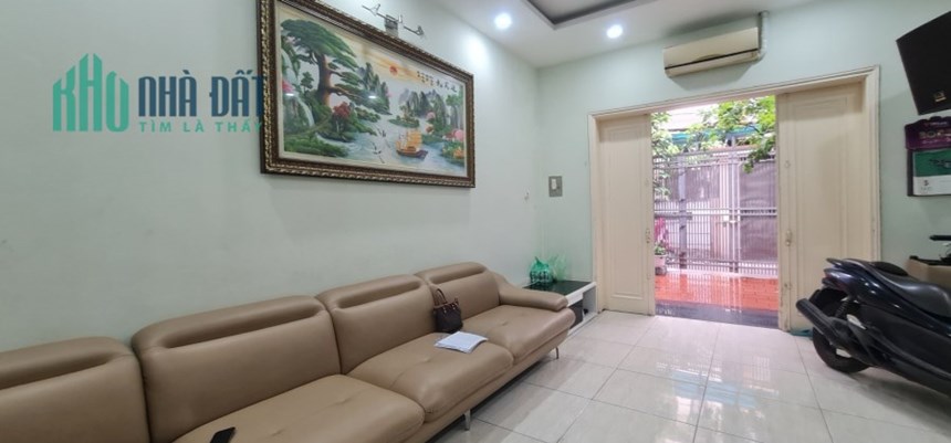 Bán nhà Phố Nguyễn Văn Cừ, ô tô, full nội thất, 90 m2, nhĩnh 9 tỷ.