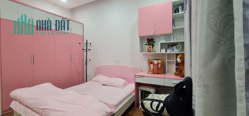 Bán nhà Phố Nguyễn Văn Cừ, ô tô, full nội thất, 90 m2, nhĩnh 9 tỷ.