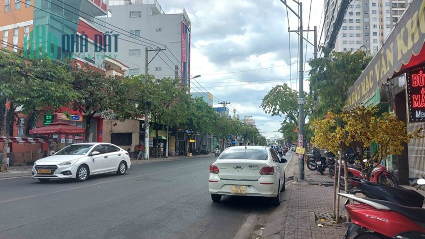 Bán Rẻ Nhà 52m2 Sát Mặt Tiền Tô Ngọc Vân, Linh Đông Thủ Đức Chỉ 3.xx Tỷ.