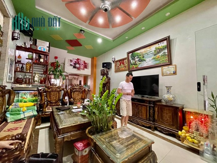Bán nhà mặt hồ Bồ Đề, Long Biên, DT80m, 5T, MT5m, thang máy, kinh doanh. Giá 19.9 tỷ