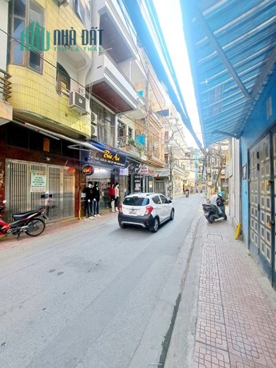 Bán nhà phố Đội Nhân, ngõ kinh doanh, ô tô tránh, vỉa hè, 40 m2, 4 tầng, 8,5 tỷ