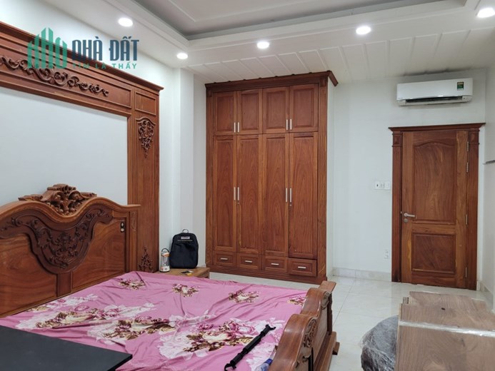 Nhà Mặt Tiền Chợ Nguyễn Tư Giản  P12 Quận Gò Vấp - ngang 4 dài 23m , 5 tầng giá 12 tỷ