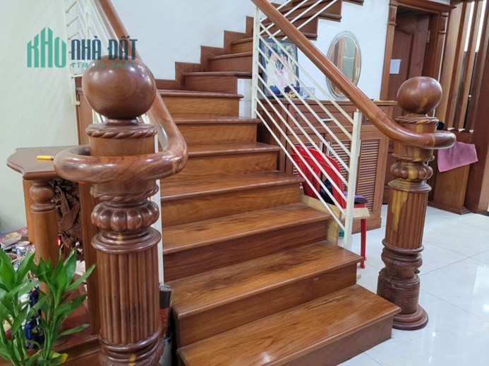 Nhà Mặt Tiền Chợ Nguyễn Tư Giản  P12 Quận Gò Vấp - ngang 4 dài 23m , 5 tầng giá 12 tỷ