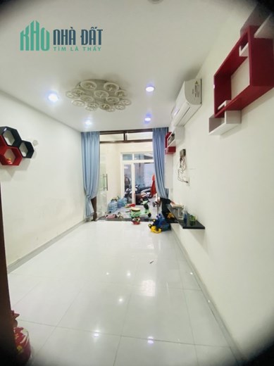 Bán Nhà MT Thủ Đức 46m2 chỉ 4 tỷ 3 TL 3 tầng BTCT