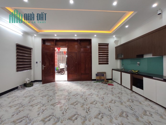 Bán nhà phố, mặt tiền Đường Lê Quý Đôn, Quận Hà Đông DT42/47m2 giá 7.5 tỷ ô tô tránh