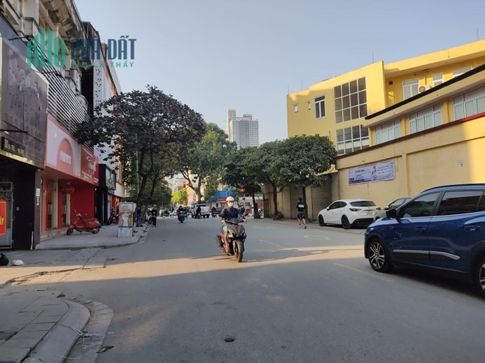 Bán nhà phố, mặt tiền Đường Lê Quý Đôn, Quận Hà Đông DT42/47m2 giá 7.5 tỷ ô tô tránh