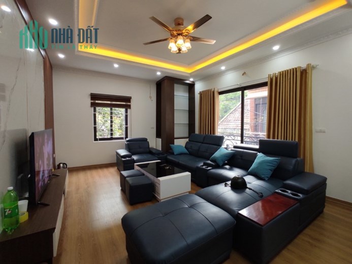 Bán nhà phố, mặt tiền Đường Lê Quý Đôn, Quận Hà Đông DT42/47m2 giá 7.5 tỷ ô tô tránh