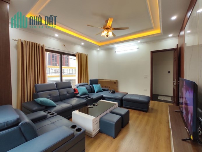 Bán nhà phố, mặt tiền Đường Lê Quý Đôn, Quận Hà Đông DT42/47m2 giá 7.5 tỷ ô tô tránh