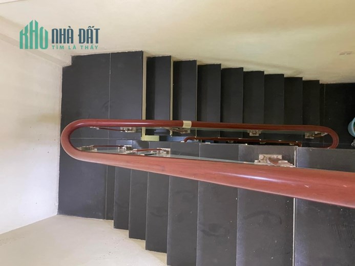 Hiếm - Nhà đẹp LÊ VĂN HƯU, 4T, 3PN, 32m2 - Dân trí cao, An ninh tốt, Gần phố, Nhỉnh 5 tỷ