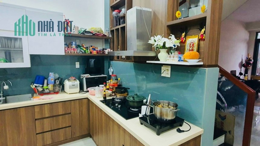 Nhà đường 6m Nguyễn Thái Sơn P5 Gò Vấp, 2 lầu sân thượng, xe hơi đậu trong nhà.
