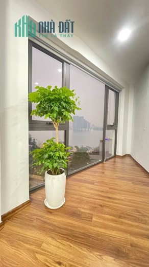 Cho Thuê Căn Hộ cao cấp Mặt Phố chỉ việc sách vali vào ở view hồ cực chill.