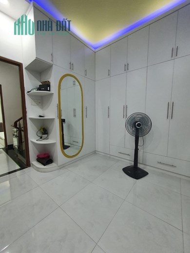 Bán nhà HXH đường Bình Trị Đông, Bình Tân, 50m2, 4.5 x 11, 4 tầng, 4PN, chỉ 5.2 tỷ TL chính chủ.