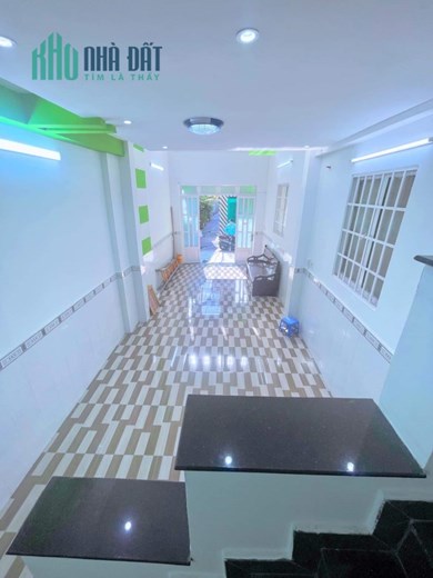 Bán nhà Hẻm xe hơi Nguyễn Khoái Q4
 Dt 61.5 m Ngang 3.4x 20.17 m- 3 tấm hơn 6 tỷ cách Q1,Q5,Q7,Q8-