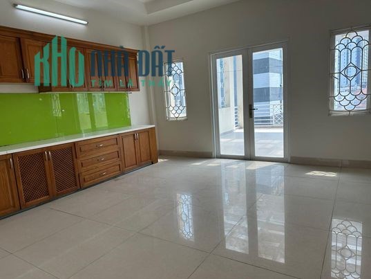 Bán Mặt tiền Quận 7 - Huỳnh Tấn Phát - 102m2 - 5 tầng - Dòng tiền 60 triệu/tháng - Giá 23.2 tỷ -