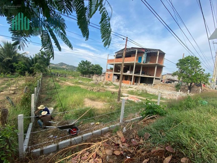 Mặt QL27A, DT 20x50m; 200m tới tốc B-N, sân bay Thành Sơn 5km, 15km tới biển. 3,7tỷ