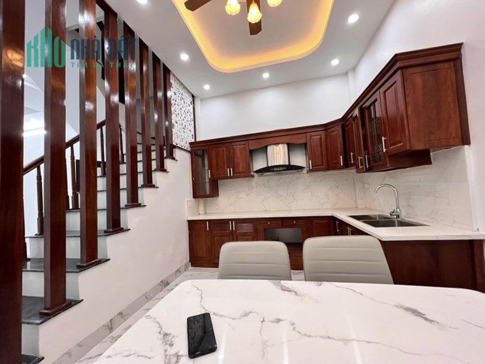 Bán nhà mới Thái Hà gara ô tô 41m mặt tiền 4.1m có 4pn gần phố hiếm 9ty5 có thương lượng