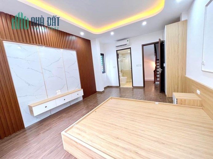 Nhà Đẹp Long Lanh, Ngõ Nông Kinh Doanh Cổ Nhuế, 39m 5 tầng, 5m MT, 3.95 tỷ Bắc Từ Liêm.