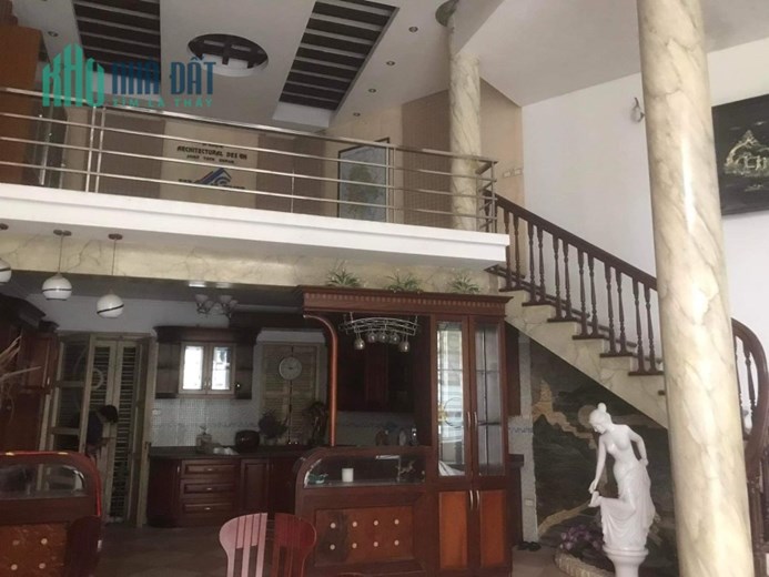 Bán nhà Mai Dịch , 10 ô tô đỗ cửa , 76m , 18 tỷ , MT 10M . ( chủ cũ : tướng QĐ )