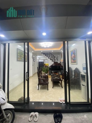 Bán nhà Trần thái Tông , làng Vòng , Dịch Vọng Hậu , Vị trí cực Hiếm , 35m , 5.2 tỷ , 5 tầng , MT 4m