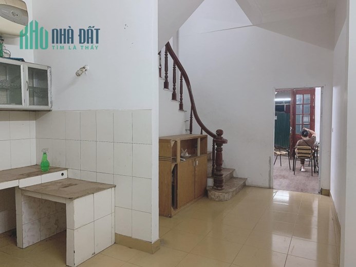 MẶT NGÕ THÔNG - KINH DOANH SẦM UẤT - Ô TÔ 

TRƯƠNG ĐỊNH HAI BÀ. 64M. 2 TẦNG. MT 3.8M. NHỈNH 6 TỶ