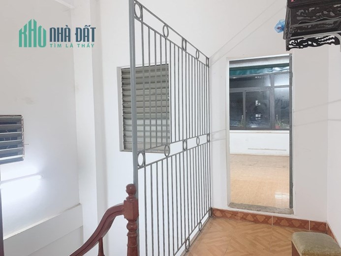 MẶT NGÕ THÔNG - KINH DOANH SẦM UẤT - Ô TÔ 

TRƯƠNG ĐỊNH HAI BÀ. 64M. 2 TẦNG. MT 3.8M. NHỈNH 6 TỶ