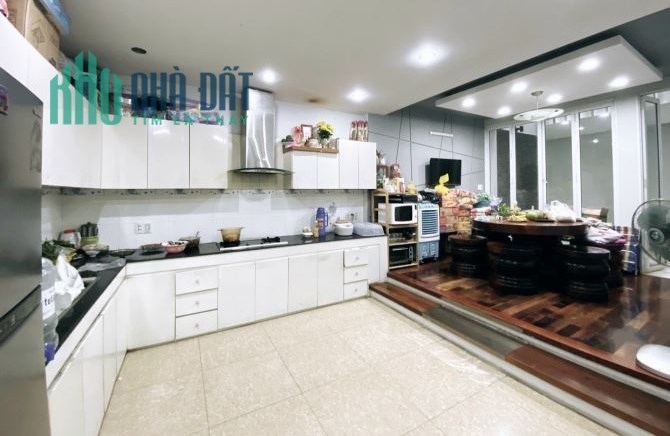 Nhà mới 4 tầng Phan Đăng Lưu 5x20m nội thất gỗ Lào