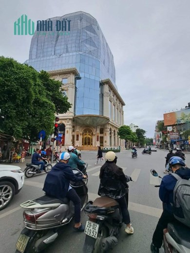 Bán mảnh đất mặt phố Nguyễn Thái Học, Hoàn Kiếm, 160m, 6 tầng, mặt tiền 6.5m, 65 tỷ