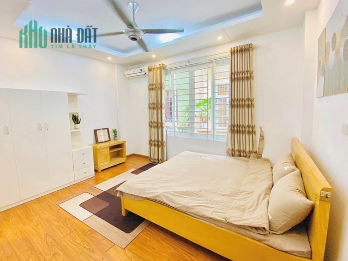 Bán Nhà Ngõ 67 Nguyễn Văn Cừ Thông Sang Ngọc Lâm, Long Biên, 5T, 35m2 chỉ 3,55 tỷ