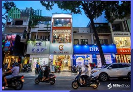 Phố kinh doanh thời trang, Chùa Bộc Đống Đa, Diện tích rộng hơn 80m